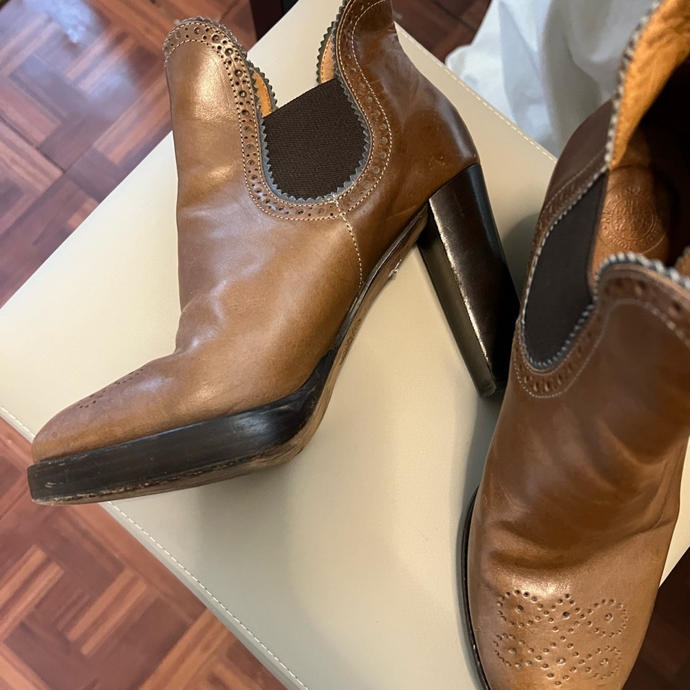 Vero Cuoio booties for sale.
